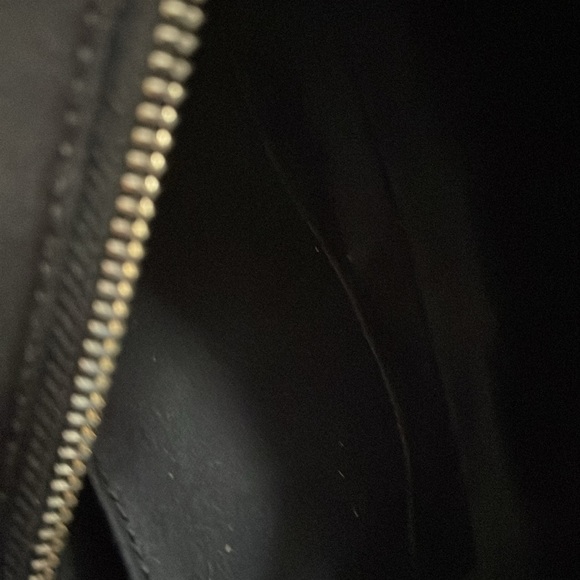 Black little bag. Would be great for going out as the top totally zips up. 11x8” - Picture 7 of 7